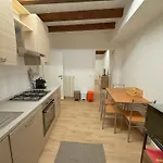 Lovers House Lesa