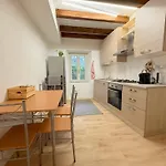 Lovers House Semesterbostad Lesa