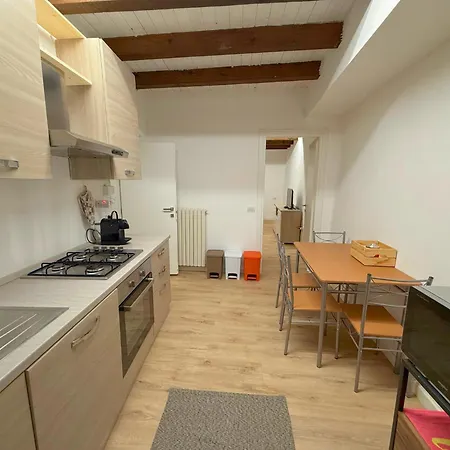 Lovers House Lesa