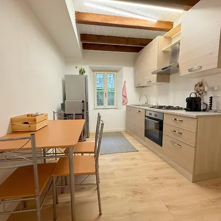 Lovers House Nyaraló Lesa