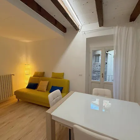 Lovers House Lesa
